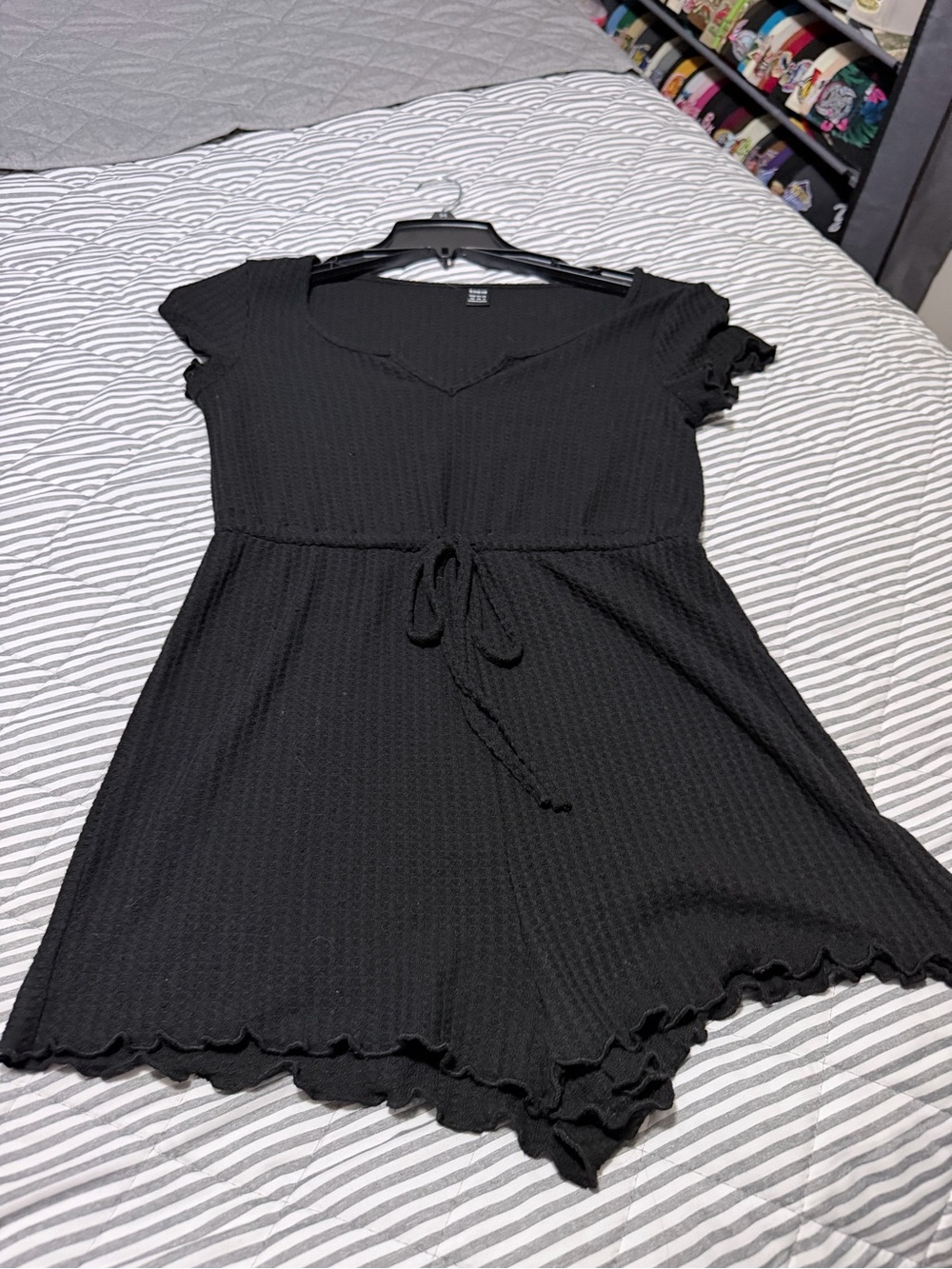 SHEIN Black Short-Sleeve Tie-Waist Ribbed Romper